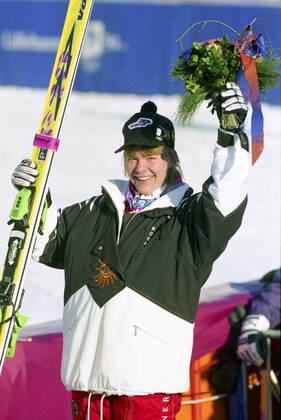 940219 Winter Olympics 1994, Alpine Skiing: Gold medalist Katja Seizinger of Germany celebrate after womens downhill at The Winter Olympic Games, Olympische Spiele, Olympia, OS on February 19, 1994 in Lillehammer, Norway. BILDBYRAN  Copyright: BILDBYRAN BB940219BB014
