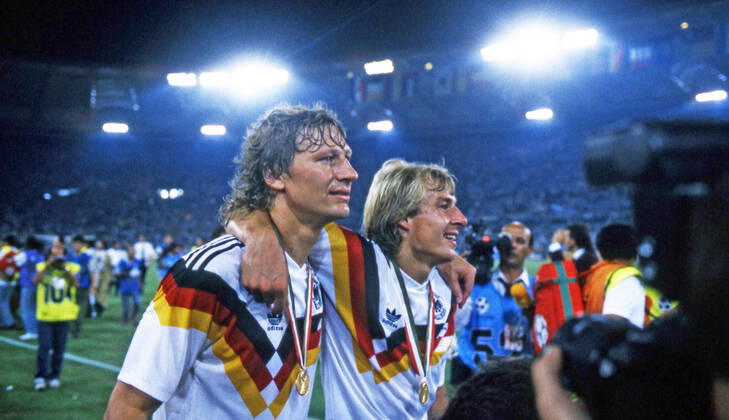 Deutschland - Argentinien Italien, Rom, 08.07.1990, Fussball, FIFA WM 1990 in Italien, Finale, DFB Deutschland - Argentinien (1:0): v.l. Guido Buchwald, Jürgen Klinsmann (beide Deutschland).