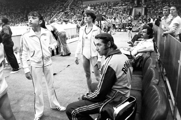 COMANECI Nadja Team ROU Olympiasiegerin mit Trainer KAROLYI Bela Turnen der Frauen Olympische Sommerspiele 1980 in Moskau am 25. Juli 1980 in Moskau