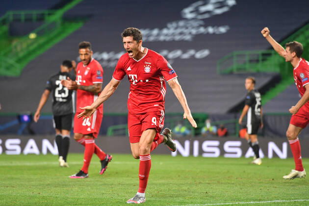 Torjubel Robert LEWANDOWSKI (Bayern Muenchen) nach Tor zum 0-3,Jubel,Freude,Begeisterung, Aktion. Fussball Champions League, Halbfinale, Olympique Lyon - FC Bayern Muenchen (M) 0-3, am 19.08.2020 im Estadio Jose Alvalade in Lissabon Portugal. FOTO: Frank Hoermann SVEN SIMON Pool NO use of any use photographs as image sequences and or quasi-video Editorial Use ONLY National and International News Agencies OUT