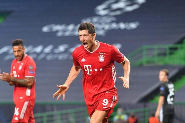 Torjubel Robert LEWANDOWSKI (Bayern Muenchen) nach Tor zum 0-3,Jubel,Freude,Begeisterung, Aktion. Fussball Champions League, Halbfinale, Olympique Lyon - FC Bayern Muenchen (M) 0-3, am 19.08.2020 im Estadio Jose Alvalade in Lissabon Portugal. FOTO: Frank Hoermann SVEN SIMON Pool NO use of any use photographs as image sequences and or quasi-video Editorial Use ONLY National and International News Agencies OUT
