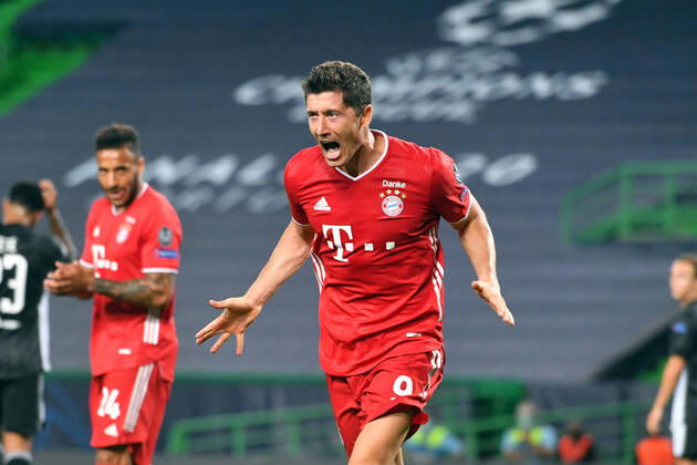 Torjubel Robert LEWANDOWSKI (Bayern Muenchen) nach Tor zum 0-3,Jubel,Freude,Begeisterung, Aktion. Fussball Champions League, Halbfinale, Olympique Lyon - FC Bayern Muenchen (M) 0-3, am 19.08.2020 im Estadio Jose Alvalade in Lissabon Portugal. FOTO: Frank Hoermann SVEN SIMON Pool NO use of any use photographs as image sequences and or quasi-video Editorial Use ONLY National and International News Agencies OUT
