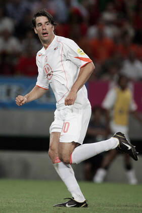 Ruud Van Nistelrooy Holland & Manchester United, ManU FC Portugal V Holland Jose Avalade Staium,Lisbon,Portugal 30 June 2004 Copyright: Allstar RichardxSelle 12832514