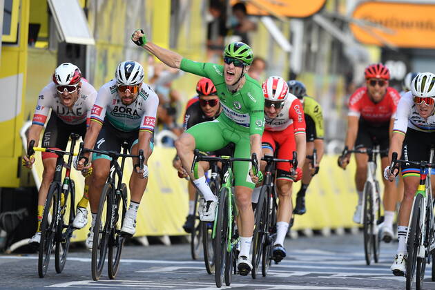 Sam Bennett of Deceuninck - Quick - Step wearing the green jersey at the end of the final stage of the 107th edition of the Tour de France cycling race, 122km from Mantes-la-Jolie to Paris, in France, Sunday 20 September 2020. This year s Tour de France was postponed due to the worldwide Covid-19 pandemic. The 2020 race starts in Nice on Saturday 29 August and ends on 20 September. DAVIDxSTOCKMAN  x2548144x