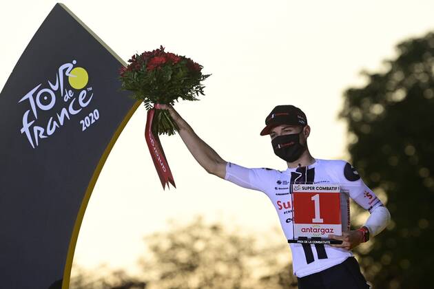 PARIS, FRANCE - SEPTEMBER 20 : HIRSCHI Marc (SUI) of TEAM SUNWEB pictured with the Antargaz price during the podium ceremony during stage 21 of the 107th edition of the 2020 Tour de France cycling race, a stage of 122 kms with start in Mantes-la-Jolie and finish at the Avenue des Champs Elysees in Paris on September 20, 2020 in Paris, France, 20 09 2020 CYCLISME : Tour de France - Etape 21 - Mantes la Jolie a Paris Champs Elysees - 20 09 2020 PhotoNews Panoramic 
