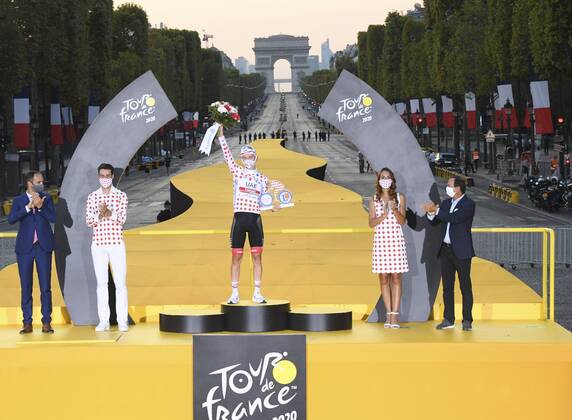 PARIS, FRANCE - SEPTEMBER 20 : POGACAR Tadej (SLO) of UAE TEAM EMIRATES pictured with the polka dot jersey during the podium ceremony during stage 21 of the 107th edition of the 2020 Tour de France cycling race, a stage of 122 kms with start in Mantes-la-Jolie and finish at the Avenue des Champs Elysees in Paris on September 20, 2020 in Paris, France, 20 09 2020 CYCLISME : Tour de France - Etape 21 - Mantes la Jolie a Paris Champs Elysees - 20 09 2020 PhotoNews Panoramic 