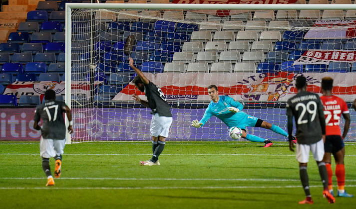 Juan Mata of Manchester United, ManU (8) scores a goal from penalty spot 1-0 during the Carabao Cup match between Luton Town and Manchester United behind closed doors at Kenilworth Road, Luton, England on 22 September 2020. Copyright: xDavidxHornx PMI-3617-0052