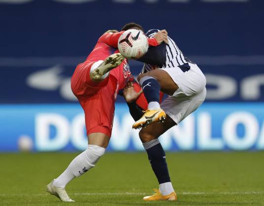 Bilder des Jahres 2020, Sport 09 September Sport Themen der Woche KW39 Sport Bilder des Tages Timo Werner of Chelsea tussles with Darnell Furlong of West Bromwich Albion during the Premier League match at The Hawthorns, West Bromwich. Picture date: 26th September 2020. Picture credit should read: Darren Staples Sportimage EDITORIAL USE ONLY. No use with unauthorised audio, video, data, fixture lists, club league logos or live services. Online in-match use limited to 120 images, no video emulation. No use in betting, games or single club league player publications. SPI-0673-0035