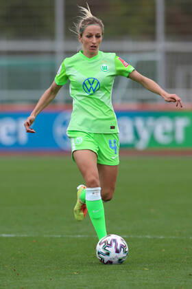 Leverkusen, Deutschland, 04.10.2020, Frauen Bundesliga Flyeralarm, 4. Spieltag, Bayer 04 Leverkusen - VfL Wolfsburg, Kathrin Hendrich (Wolfsburg) (