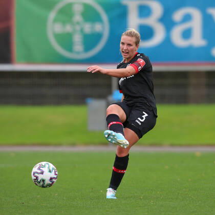 Leverkusen, Deutschland, 04.10.2020, Frauen Bundesliga Flyeralarm, 4. Spieltag, Bayer 04 Leverkusen - VfL Wolfsburg, Melissa Friedrich (B04) (