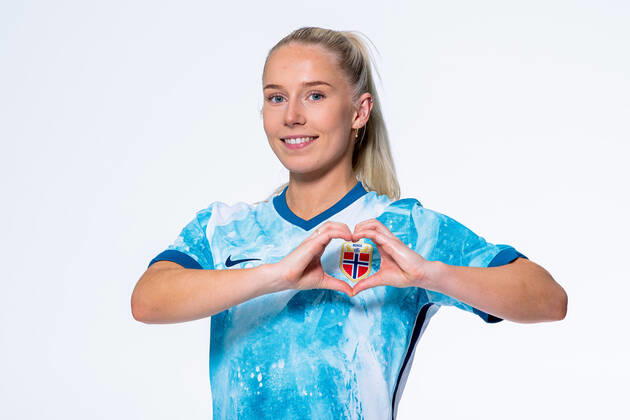 201022 Thea Bjelde of the Norwegian women?s national football team poses for a portrait on October 22, 2020 in Oslo. Photo: Vegard Wivestad Grott BILDBYRAN kod VG VG0061 bbeng fotball fotboll football norge norway a kvinner portrett porträtt portraits dam Copyright: VEGARDxWIVESTADxGRoTT BB201022VG001