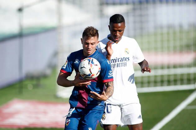 October 31, 2020, Valdebebas, MADRID, SPAIN: Vinicius Junior of Real Madrid and Pablo Maffeo of Huesca in action during the spanish league, La Liga Santander, football match played between Real Madrid and SD Huesca at Alfredo Di Stefano stadium on October 31, 2020, in Valdebebas, Madrid, Spain. Valdebebas SPAIN - ZUMAa181 20201031_zaa_a181_136 Copyright: xOscarxJ.xBarrosox