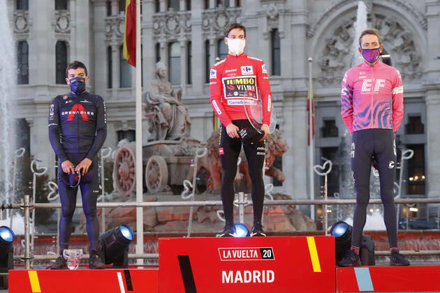 08-11-2020 Vuelta A Espana; Tappa 18 Hipodromo De La Zarzuela - Madrid; 2020, Jumbo - Visma; 2020, Team Ineos Grenadiers; Roglic, Primoz; Carapaz Antonio, Richard Antonio; Carthy, Hugh; Madrid; 