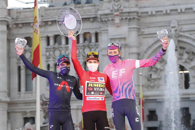 08-11-2020 Vuelta A Espana; Tappa 18 Hipodromo De La Zarzuela - Madrid; 2020, Jumbo - Visma; 2020, Team Ineos Grenadiers; Roglic, Primoz; Carapaz Antonio, Richard Antonio; Carthy, Hugh; Madrid; 