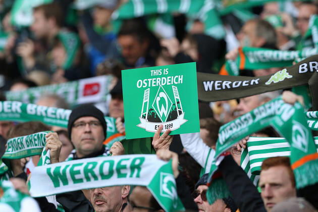Bremen, Deutschland 14. Mai 2016: 1. BL - 15 16 - SV Werder Bremen vs. Eintracht Frankfurt Fankurve Fans Fanblock von Werder Bremen vor der Partie. Feature Symbol Symbolfoto charakteristisch Detail . quer, querformat 1. BL - 15 16 - SV Werder Bremen vs. Eintracht Frankfurt