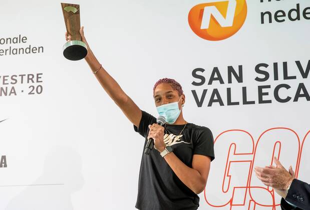 Venezuelan athlete and two-times triple jump wold champion Yulimar Rojas poses after receiving the Silvestre of the Year Award during the hadover ceremony held in Madrid, Spain, 22 December 2020. Silvestre Award 2020 !ACHTUNG: NUR REDAKTIONELLE NUTZUNG!  Copyright: xRodrigoxJiménezx GRAF184 20201222-637442415402601433