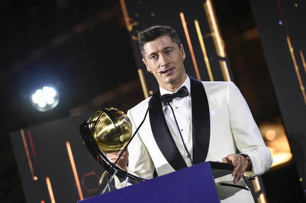 Foto Fabio Ferrari - LaPresse 27 Dicembre 2020 Dubai ( Emirati Arabi ) Dubai Globe Soccer Award 2020 - Dodicesima Edizione. Nella foto: Best player of the Year, Robert Lewandowski. photo Fabio Ferrari - LaPresse December 27, 20720 Dubai (Unated Arab Emirate) Sport Dubai Globe Soccer Award 2020 - 12th Edition. In the pic: Best player of the Year, Robert Lewandowski.  Copyright: xFabioxFerrari LaPressex