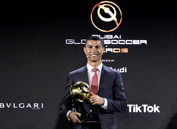 Foto Fabio Ferrari - LaPresse 27 Dicembre 2020 Dubai ( Emirati Arabi ) Dubai Globe Soccer Award 2020 - Dodicesima Edizione. Nella foto: Cristiano Ronaldo, PLAYER OF THE CENTURY 2001-2020 photo Fabio Ferrari - LaPresse December 27, 20720 Dubai (Unated Arab Emirate) Sport Dubai Globe Soccer Award 2020 - 12th Edition. In the pic: Cristiano Ronaldo,PLAYER OF THE CENTURY 2001-2020  Copyright: xFabioxFerrari LaPressex