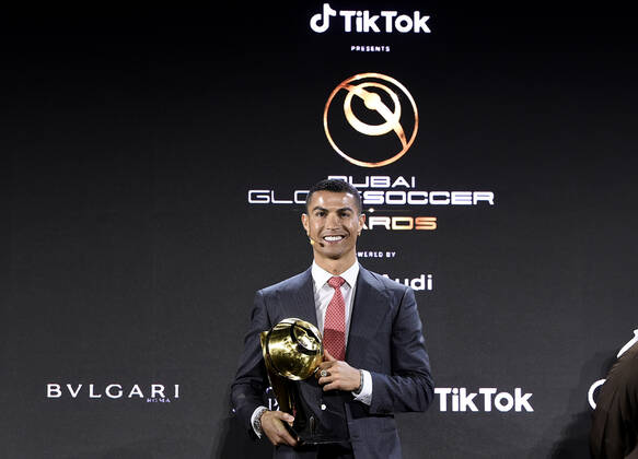 Foto Fabio Ferrari - LaPresse 27 Dicembre 2020 Dubai ( Emirati Arabi ) Dubai Globe Soccer Award 2020 - Dodicesima Edizione. Nella foto: Cristiano Ronaldo, PLAYER OF THE CENTURY 2001-2020 photo Fabio Ferrari - LaPresse December 27, 20720 Dubai (Unated Arab Emirate) Sport Dubai Globe Soccer Award 2020 - 12th Edition. In the pic: Cristiano Ronaldo,PLAYER OF THE CENTURY 2001-2020  Copyright: xFabioxFerrari LaPressex