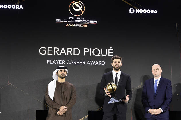 Foto Fabio Ferrari - LaPresse 27 Dicembre 2020 Dubai ( Emirati Arabi ) Dubai Globe Soccer Award 2020 - Dodicesima Edizione. Nella foto: H.H. Sheikh Hamdan Bin Mohammed Bin Rashid ALMaktoum, Gerard Pique (Player Career) photo Fabio Ferrari - LaPresse December 27, 20720 Dubai (Unated Arab Emirate) Sport Dubai Globe Soccer Award 2020 - 12th Edition. In the pic: H.H. Sheikh Hamdan Bin Mohammed Bin Rashid ALMaktoum, Gerard Pique (Player Career)  Copyright: xFabioxFerrari LaPressex