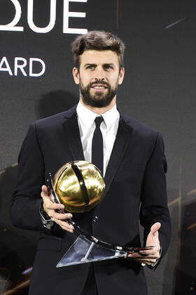 Foto Fabio Ferrari - LaPresse 27 Dicembre 2020 Dubai ( Emirati Arabi ) Dubai Globe Soccer Award 2020 - Dodicesima Edizione. Nella foto: Gerard Pique (Player Career) photo Fabio Ferrari - LaPresse December 27, 20720 Dubai (Unated Arab Emirate) Sport Dubai Globe Soccer Award 2020 - 12th Edition. In the pic: Gerard Pique (Player Career)  Copyright: xFabioxFerrari LaPressex