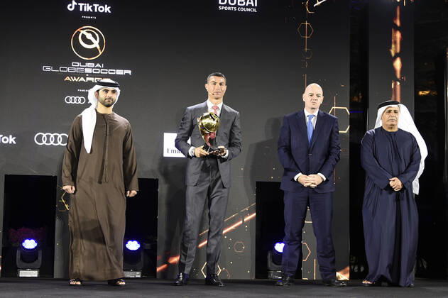Foto Fabio Ferrari - LaPresse 27 Dicembre 2020 Dubai ( Emirati Arabi ) Dubai Globe Soccer Award 2020 - Dodicesima Edizione. Nella foto: Best Agent of the century, Jorge Mendes, takes the award Cristiano Ronaldo photo Fabio Ferrari - LaPresse December 27, 20720 Dubai (Unated Arab Emirate) Sport Dubai Globe Soccer Award 2020 - 12th Edition. In the pic: Best Agent of the century,Jorge Mendes, takes the award Cristiano Ronaldo  Copyright: xFabioxFerrari LaPressex