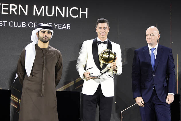 Foto Fabio Ferrari - LaPresse 27 Dicembre 2020 Dubai ( Emirati Arabi ) Dubai Globe Soccer Award 2020 - Dodicesima Edizione. Nella foto: Best Club of the year Bayern Munich , takes the award Robert Lewandowski photo Fabio Ferrari - LaPresse December 27, 20720 Dubai (Unated Arab Emirate) Sport Dubai Globe Soccer Award 2020 - 12th Edition. In the pic:Best Club of the year Bayern Munich , takes the award Robert Lewandowski  Copyright: xFabioxFerrari LaPressex