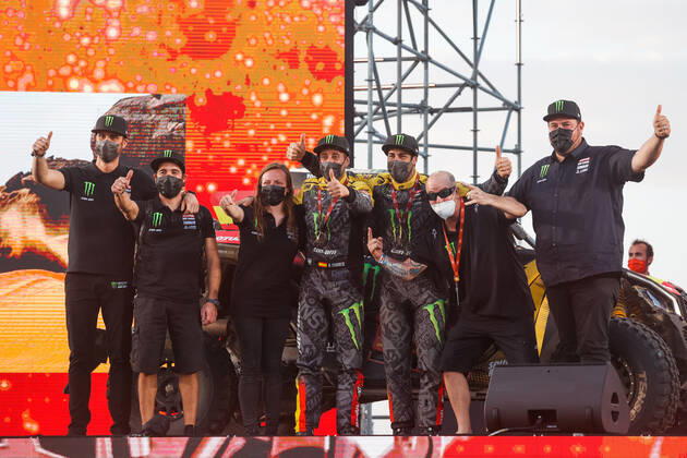 405 Farres Guell Gerard (esp), Monleon Armand (esp), Can-Am, Monster Engery Can-Am, Motul, SSV Series - T4, portrait portrait during the finishing podium ceremony at the King Abdullah International Stadium in Jeddah, in Saudi Arabia on January 15, 2021 AUTOMOBILE : DAKAR 2021 - Arabie saoudite - Podiums - 15 01 2021 DPPI Panoramic 