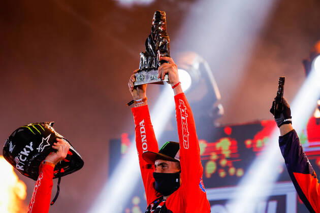 Benavides Kevin (arg), Honda, Monster Energy Honda Team 2021, Motul, Moto, Bike, portrait during the finishing podium ceremony at the King Abdullah International Stadium in Jeddah, in Saudi Arabia on January 15, 2021 AUTOMOBILE : DAKAR 2021 - Arabie saoudite - Podiums - 15 01 2021 DPPI Panoramic 