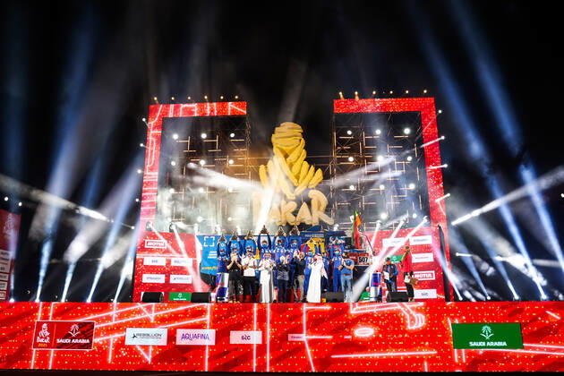 501 Shibalov Anton (rus), Nikitin Dmitrii (rus), Tatarinov Ivan (rus), Kamaz, Kamaz - Master, Camion, Truck 507 Sotnikov Dmitry (rus), Akhmadeev Ruslan (rus), Akhmatzianov Ilgiz (rus), Kamaz, Kamaz - Master, Camion, Truck 509 Mardeev Airat (rus), Svistunov Dmitriy (rus), Galiautdinov Akhmet (rus), Kamaz, Kamaz - Master, Camion, Truck during the finishing podium ceremony at the King Abdullah International Stadium in Jeddah, in Saudi Arabia on January 15, 2021 AUTOMOBILE : DAKAR 2021 - Arabie saoudite - Podiums - 15 01 2021 DPPI Panoramic
