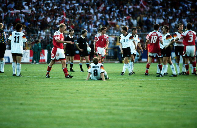 26.06.92 Dänemark - Deutschland Schweden, Göteborg, 26.06.1992, Fussball, UEFA EM Europameisterschaft 1992 in Schweden, Finale, Dänemark DFB Deutschland (2:0): (Deutschland).