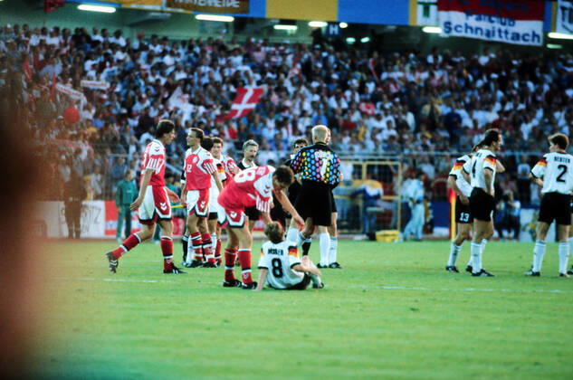 26.06.92 Dänemark - Deutschland Schweden, Göteborg, 26.06.1992, Fussball, UEFA EM Europameisterschaft 1992 in Schweden, Finale, Dänemark DFB Deutschland (2:0): (Deutschland).