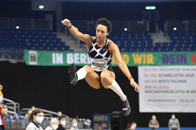 Bilder des Jahres 2021, Sport 02 Februar Sport Themen der Woche KW05 Sport Bilder des Tages 05.02.2021, Leichtathletik, ISTAF indoor Berlin 2021, Indoormeeting Berlin, Mercedes-Benz- Arena Berlin Weitsprung Frauen, Malaika Mihambo, Deutschland,