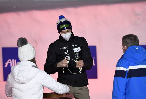 Finnish nordic combined athlete Ilkka Herola received his silver medal of the men s 10km individual Gundersen Nordic Combined event at the FIS Nordic Ski World Championships in Oberstdorf, Germany, on February 27, 2021. Oberstdorf Germany LKFTJK20210227203852ROEJ  Copyright: xEmmixKorhonenx