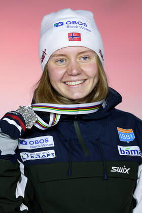 NORDIC SKIING - FIS Nordic World Ski Championships Oberstdorf 2021 OBERSTDORF,GERMANY,27.FEB.21 - NORDIC SKIING, NORDIC COMBINED - FIS Nordic World Ski Championships, ladies, award ceremony. Image shows Marte Leinan Lund (NOR). Keywords: medal. GEPAxpictures xChristianxWalgram