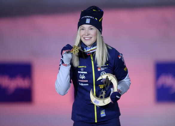 27.02.2021, Nordische SKI WM Oberstdorf 2021, Oberstdorf im Allgäu, Siegerehrung, Medaillienzeremonie, Langlauf Sprint Damen, Siegerehrung, gold Medaille an Jonna Sundling (Schweden),