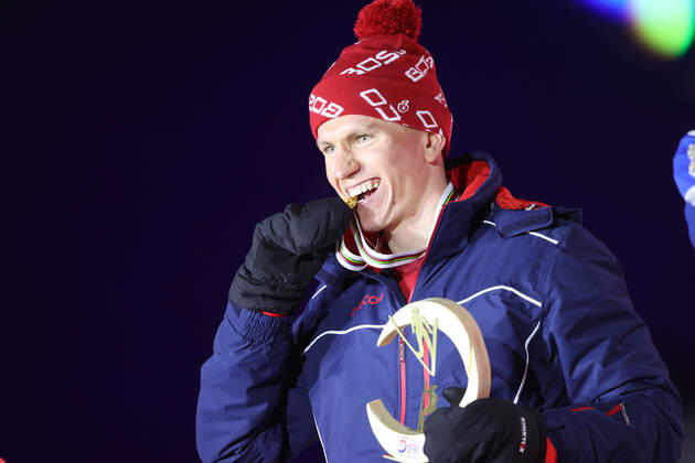 NORDIC SKIING - FIS Nordic World Ski Championships Oberstdorf 2021 OBERSTDORF,GERMANY,28.FEB.21 - NORDIC SKIING, CROSS COUNTRY SKIING - FIS Nordic World Ski Championships, 30km Skiathlon, men, award ceremony. Image shows Alexander Bolshunov (RSF). Keywords: medal, trophy. GEPAxpictures xChristianxWalgram