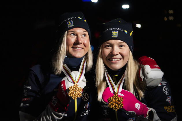 210228 Gold medalists Maja Dahlqvist and Jonna Sundling of Sweden poses for a portrait at the Medal ceremony for the women s cross-country skiing team sprint during the FIS Nordic Ski World Championships on February 28, 2021 in Oberstdorf. Photo: Johanna Lundberg BILDBYRAN kod JL JL0087 skidor cross-country skiing langrenn fis nordic world ski championships vm ski-vm skid-vm 4 bbeng guld medalj sverige Copyright: JOHANNAxLUNDBERG BB210228JL160