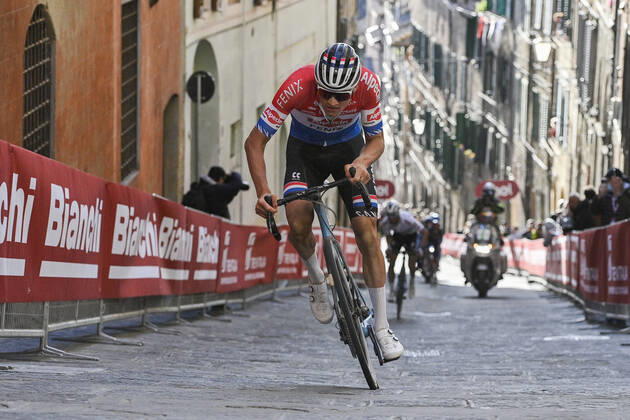 Bilder des Jahres 2021, Sport 03 März Sport Themen der Woche KW09 Sport Bilder des Tages Photo LaPresse - Marco Alpozzi March, 06 2021 Siena (Italy) Cycling 15th Strade Bianche 2021 - Men s race - from Siena to Siena - 184 km (114,3 miles) In the pic: Mathieu van der Poel (Ned) Alpecin-Fenix Copyright: xLaPresse xMarcoxAlpozzix
