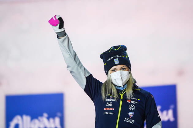 210306 Frida Karlsson of Sweden celebrates at a medal ceremony for the Women s Cross Country Skiing 30 km Classic Technique during the FIS Nordic Ski World Championships on March 6, 2021 in Oberstdorf. Photo: Johanna Lundberg BILDBYRAN kod JL JL0102 skidor cross-country skiing langrenn fis nordic world ski championships vm ski-vm skid-vm medaljceremoni medal ceremony 10 bbeng jubel celebration Copyright: JOHANNAxLUNDBERG BB210306JL169