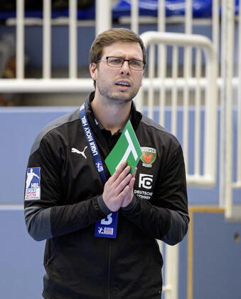 Trainer Jaron SIEWERT (B) Gestik, Geste, Handball 1. Bundesliga, 20. Spieltag, TUSEM Essen (E) - Fuechse Berlin (B) 23:24, am 07.03.2021 in E s s e n Deutschland Â
