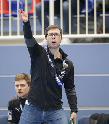 Trainer Jaron SIEWERT (B) Gestik, Geste, Handball 1. Bundesliga, 20. Spieltag, TUSEM Essen (E) - Fuechse Berlin (B) 23:24, am 07.03.2021 in E s s e n Deutschland Â