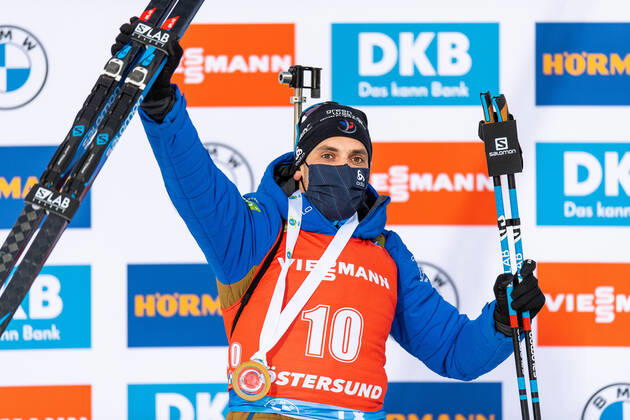 210321 Simon Desthieux of France (first place) celebrates on the podium after the Men s 15 km Mass Start during the IBU Biathlon World Cup on March 21, 2021 in Östersund. Photo: Joel Marklund BILDBYRAN kod JM JM0089 bbeng skidskytte biathlon skiskyting världscupen ibu world cup masstart jubel frankrike Copyright: JOELxMARKLUND BB210321JM189