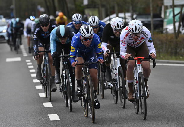 British Mark Cavendish of Deceuninck - Quick-Step (L) rides the 109h edition of the Scheldeprijs one day cycling race, 193,8 km from Terneuzen, Netherlands to Schoten, Wednesday 07 April 2021. Public is advices to stay at home and follow the cycling race on television or radio. DIRKxWAEM x05998685x