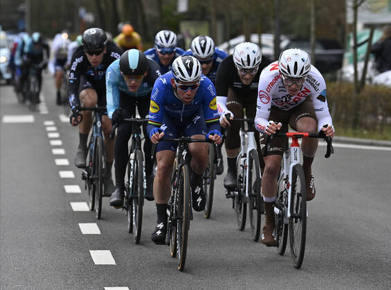 British Mark Cavendish of Deceuninck - Quick-Step (L) rides the 109h edition of the Scheldeprijs one day cycling race, 193,8 km from Terneuzen, Netherlands to Schoten, Wednesday 07 April 2021. Public is advices to stay at home and follow the cycling race on television or radio. DIRKxWAEM x05998686x
