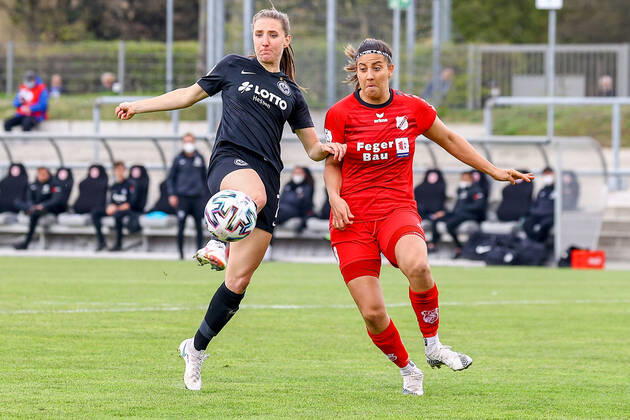 18.04.2021 FLYERALARM Frauen-Bundesliga Eintracht Frankfurt - SC Sand v.l., Torschance Lara Prasnikar (Eintracht Frankfurt), Marina Georgieva (SC Sand) Foto: Joaquim Ferreira (DFL DFB REGULATIONS PROHIBIT ANY USE OF PHOTOGRAPHS as IMAGE SEQUENCES and or QUASI-VIDEO) Copyright: JoaquimxFerreira