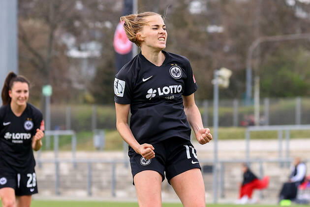 18.04.2021 FLYERALARM Frauen-Bundesliga Eintracht Frankfurt - SC Sand v.l., Torjubel, Goal celebration, celebrate the goal Laura Freigang (Eintracht Frankfurt) Foto: Joaquim Ferreira (DFL DFB REGULATIONS PROHIBIT ANY USE OF PHOTOGRAPHS as IMAGE SEQUENCES and or QUASI-VIDEO) Copyright: JoaquimxFerreira