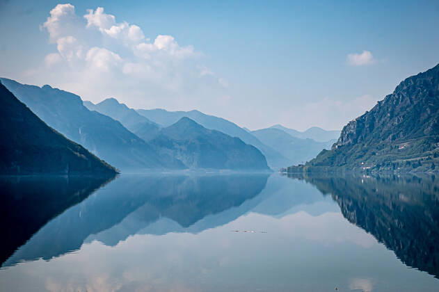 Rund um den Startort Valle del Chiese (Idroland) der Idrosee - Lago di Idro Querformat - quer - horizontal Event Veranstaltung: 44. Tour of the Alps - 5.Etappe Stage 5: Valle del Chiese (Idroland) to nach Riva del Garda (Gardasee) 120.9 km - Ort Place Location: Riva del Garda Land Country: World Welt Europa Italy Italien - Region Trentino Datum Date: 23.04.2021