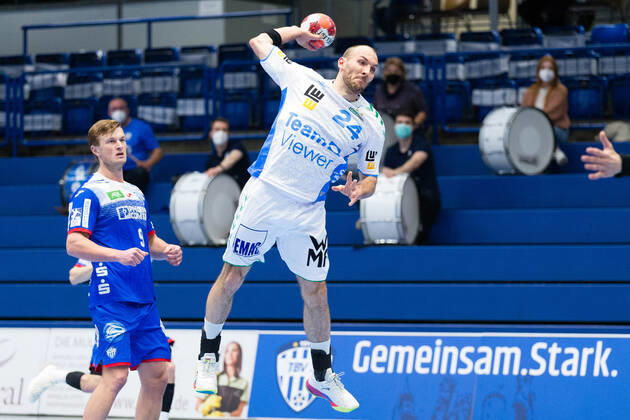 v.l. Jonathan Carlsbogard (TBV Lemgo Lippe 9), Marcel Schiller (Frisch Auf Goeppingen 24) GER, Handball, 1. Bundesliga, TBV Lemgo Lippe gegen Frisch Auf Goeppingen, 18.05.2021 Lemgo Copyright: xEibner-Pressefotox xJanxStrohdiekx EP_JSK