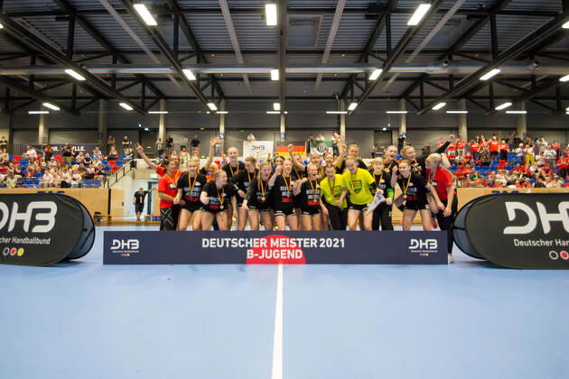 Sport Bilder des Tages Handball Finale Siegerehrung weibliche B-Jugend - weibliche B-Jugend weibliche B-Jugend, Handball, weibliche B-Jugend Deutsche Meisterschaft, Saison 2020 2021, 13.06.2021 Hannover Copyright: xEibner-Pressefoto Jan-FredericxHelbigx